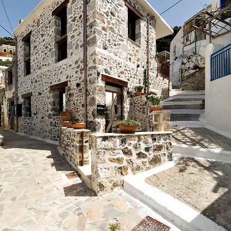 Mirthia Apartments Плакиас Екстериор снимка