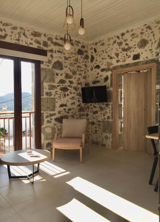 Mirthia Apartments Плакиас Екстериор снимка