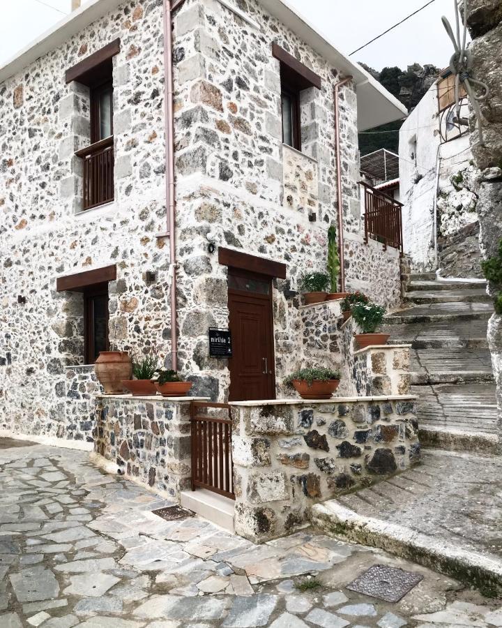 Mirthia Apartments Плакиас Екстериор снимка