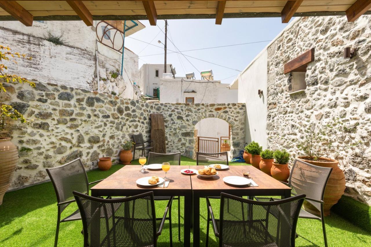 Mirthia Apartments Плакиас Екстериор снимка