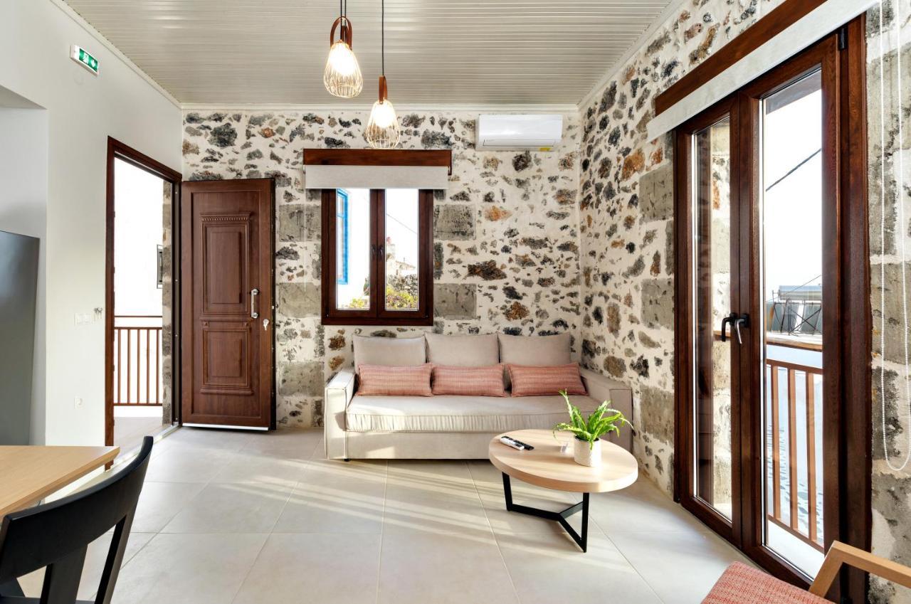 Mirthia Apartments Плакиас Екстериор снимка