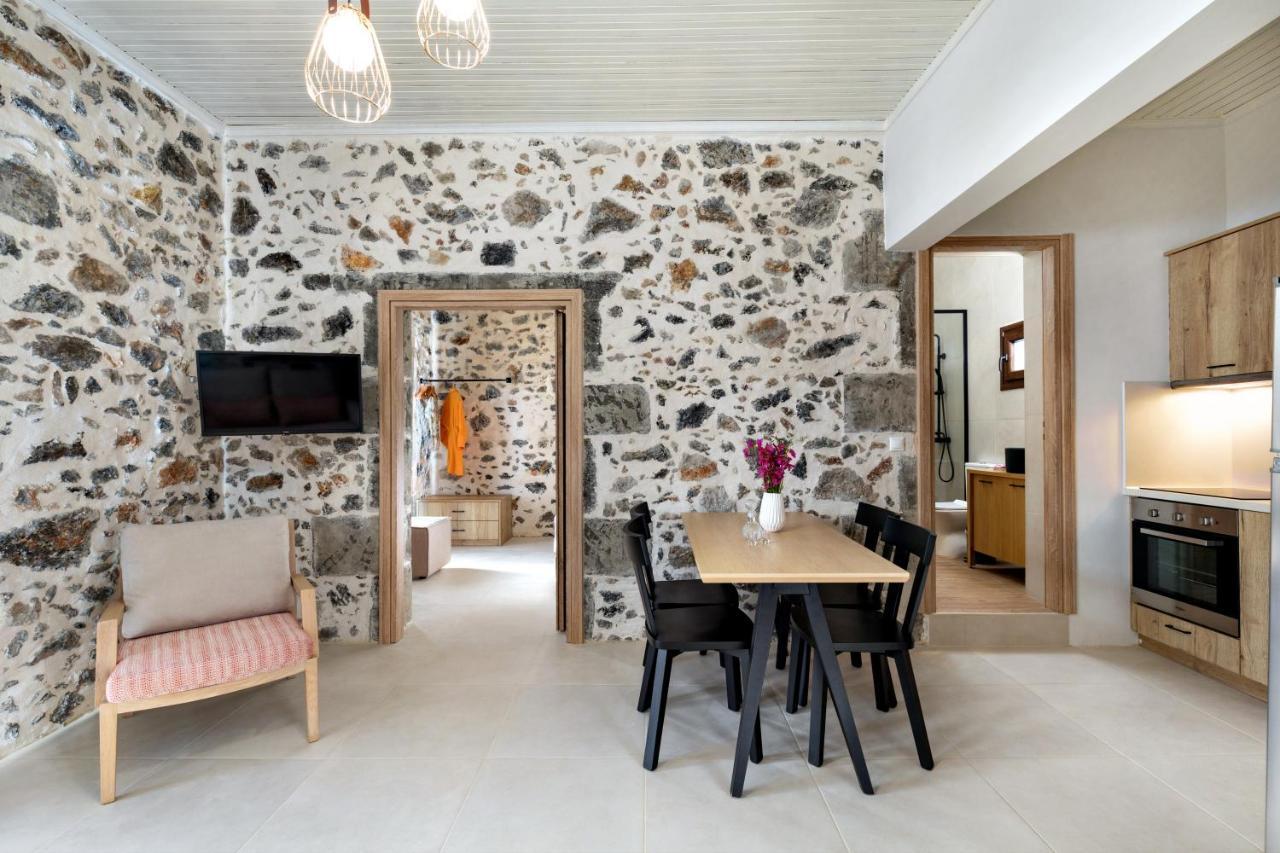 Mirthia Apartments Плакиас Екстериор снимка
