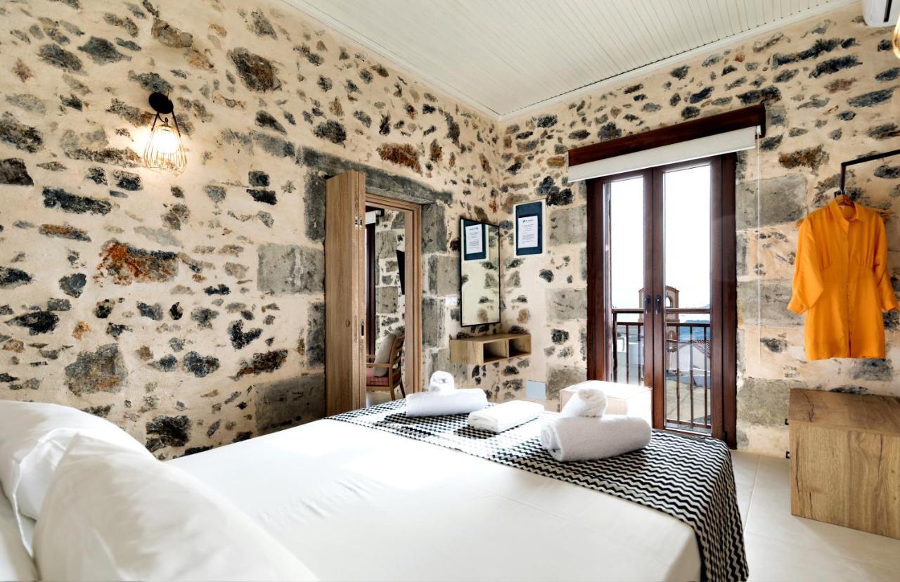 Mirthia Apartments Плакиас Екстериор снимка