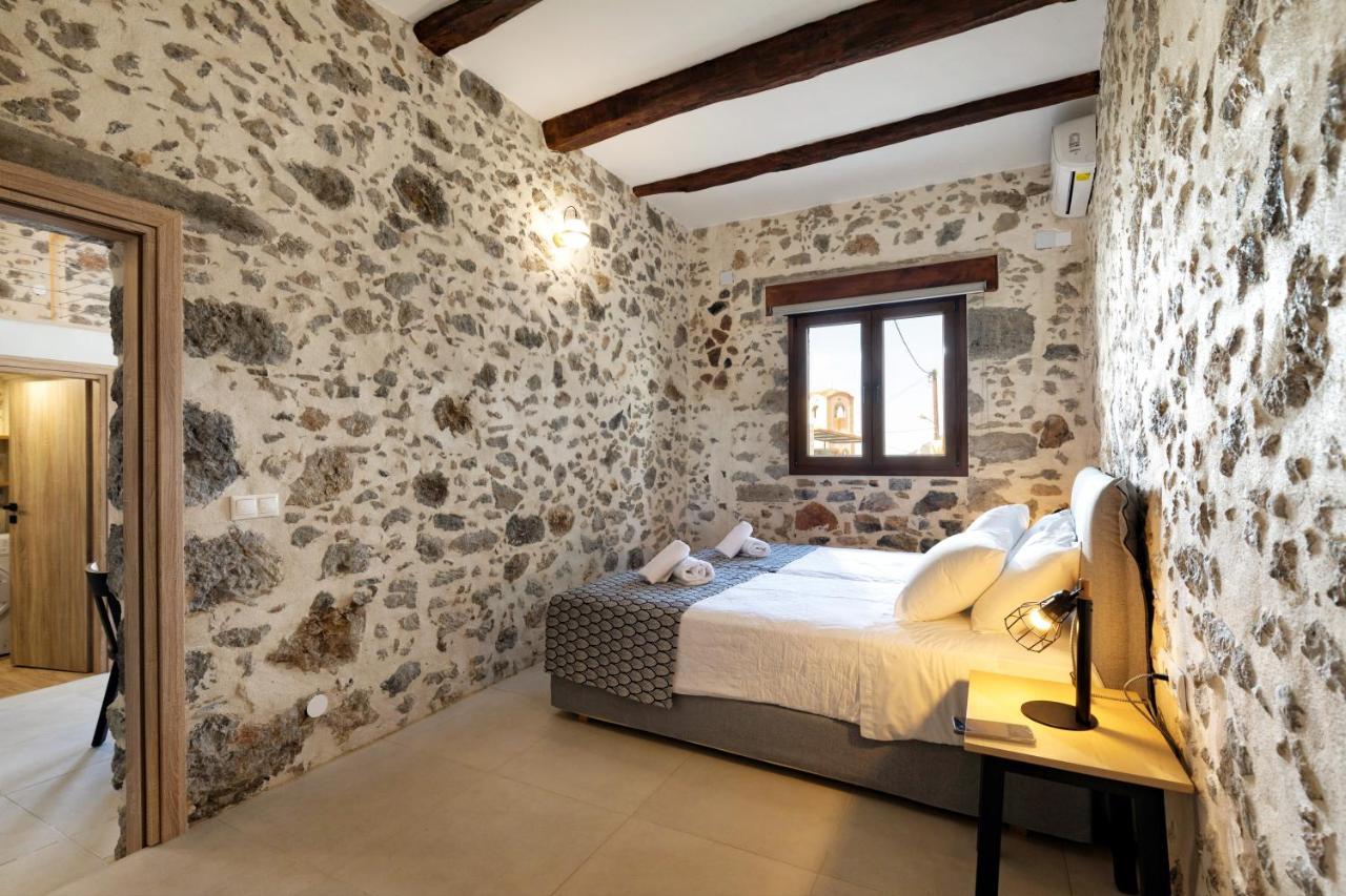 Mirthia Apartments Плакиас Екстериор снимка