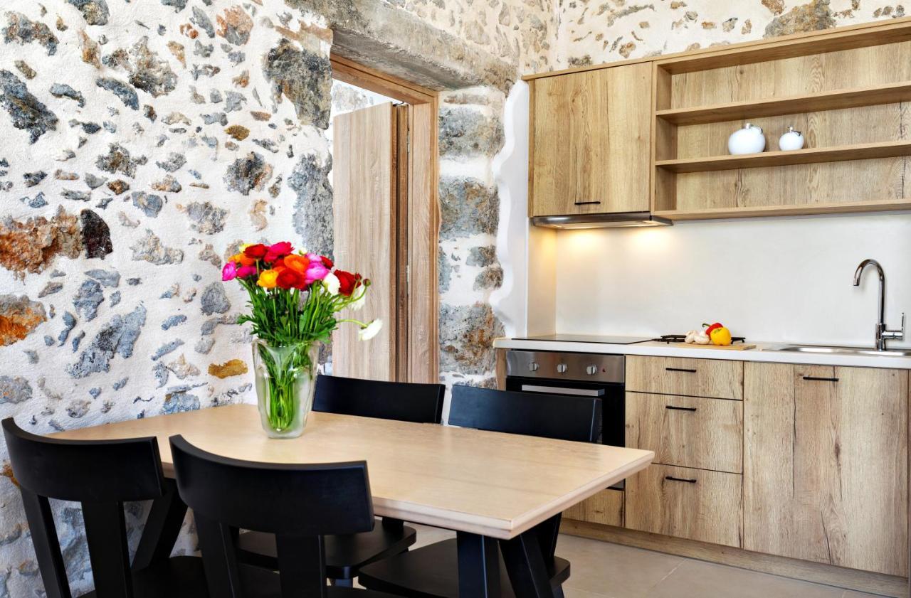 Mirthia Apartments Плакиас Екстериор снимка