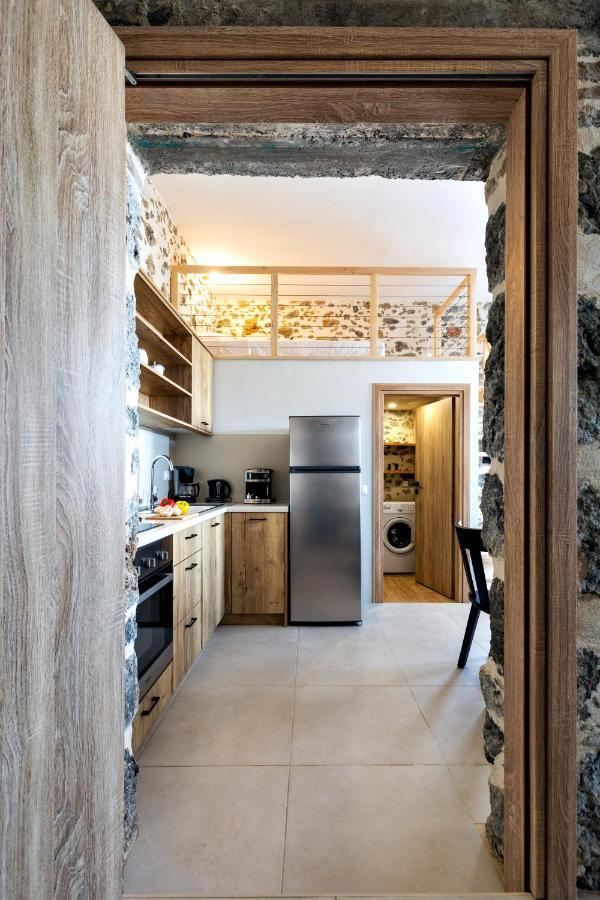 Mirthia Apartments Плакиас Екстериор снимка